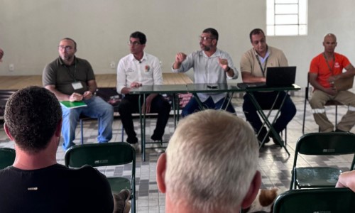 Deputado Jari realiza reunião com moradores de Santa Isabel para tratar de demandas junto à Light